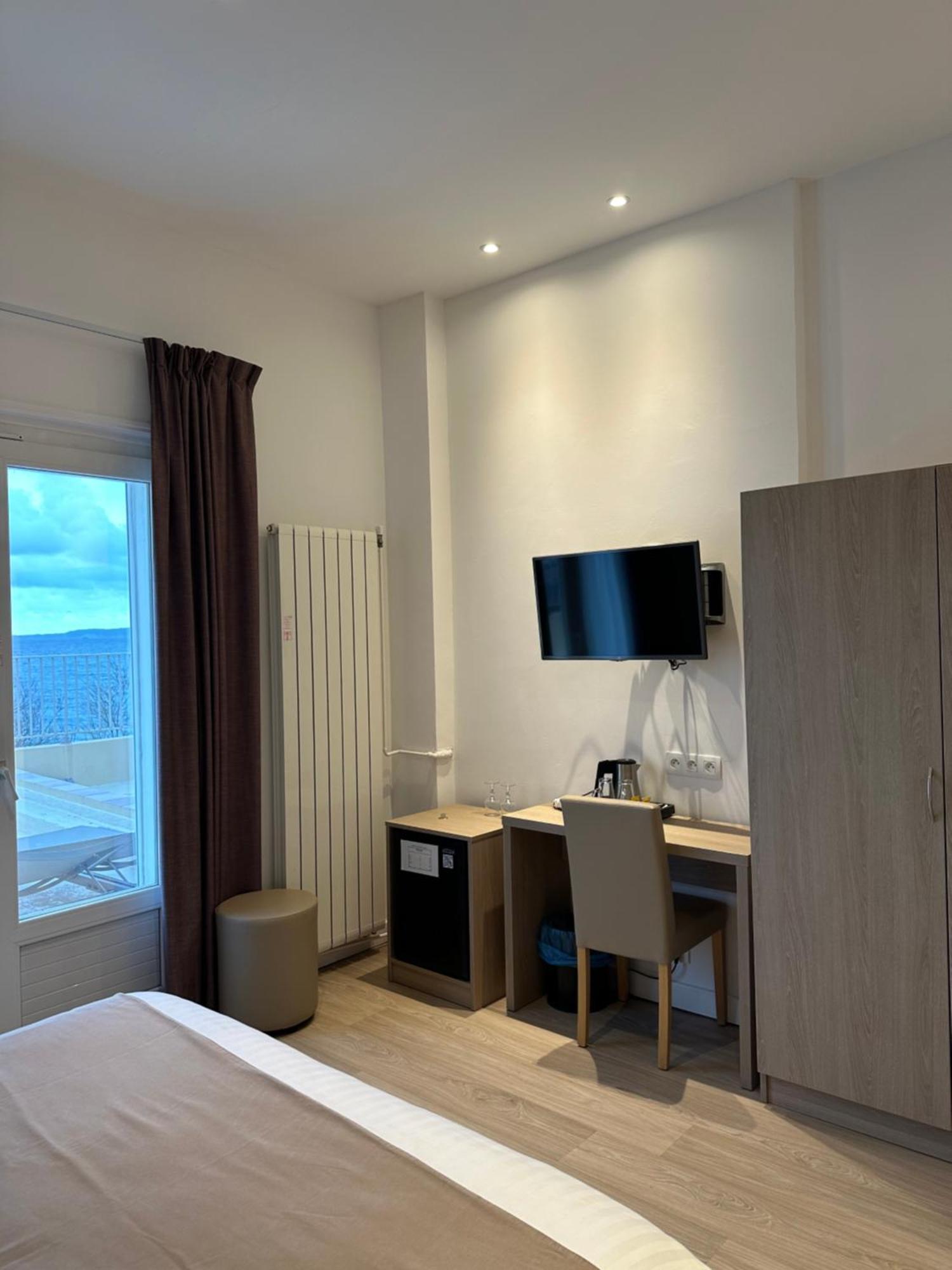 Hotel Beau Rivage Le Lavandou Zewnętrze zdjęcie