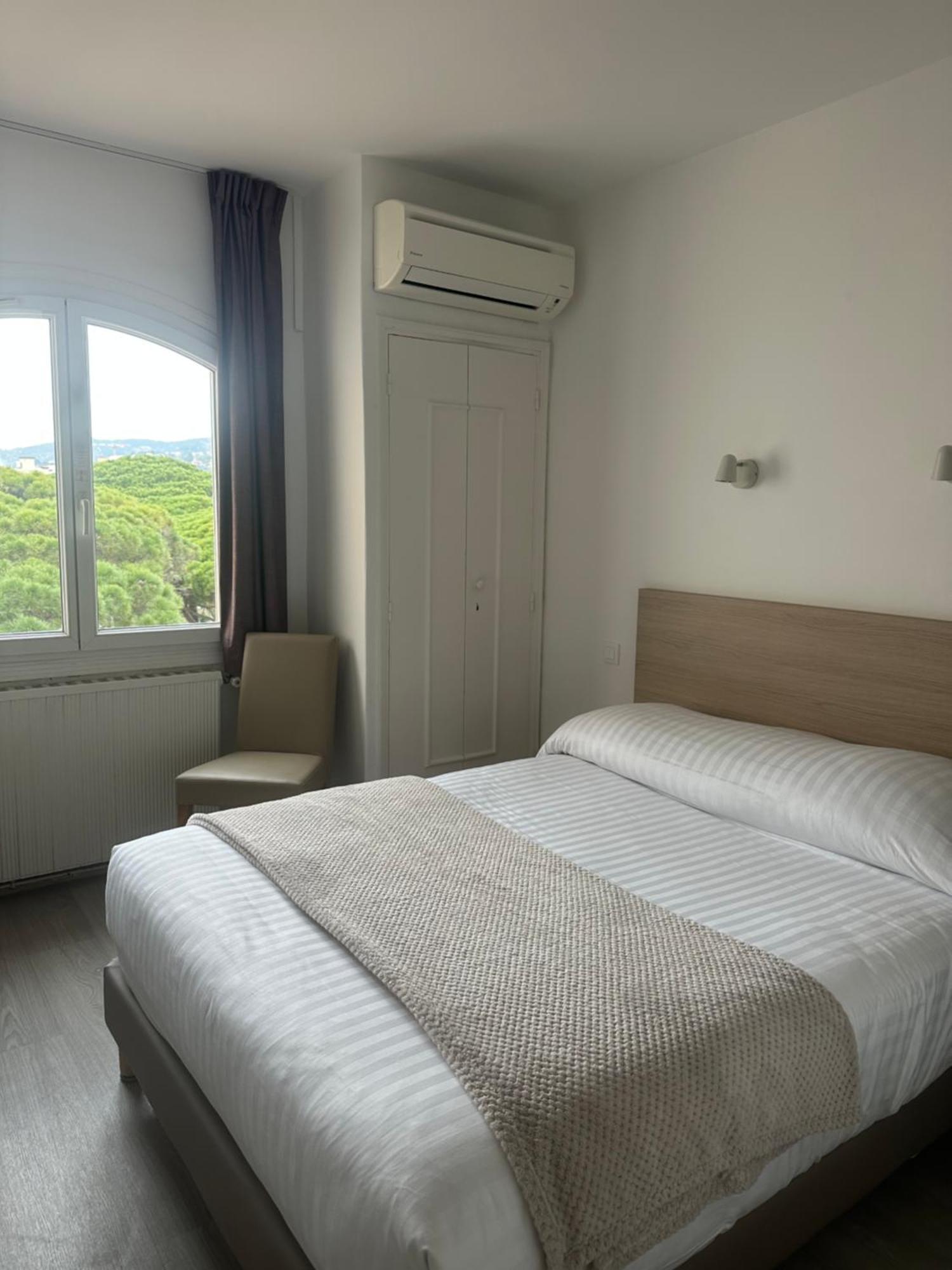 Hotel Beau Rivage Le Lavandou Zewnętrze zdjęcie