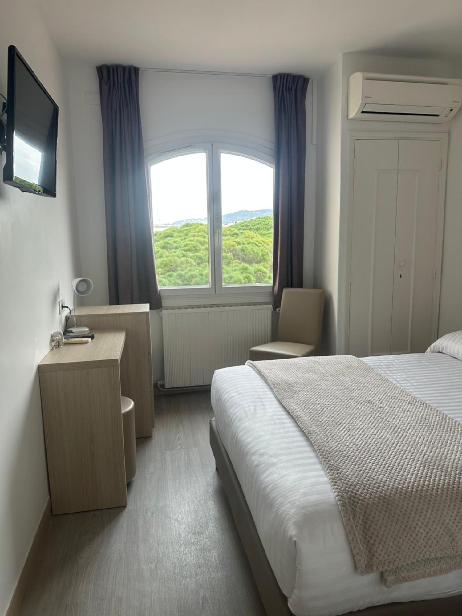Hotel Beau Rivage Le Lavandou Zewnętrze zdjęcie